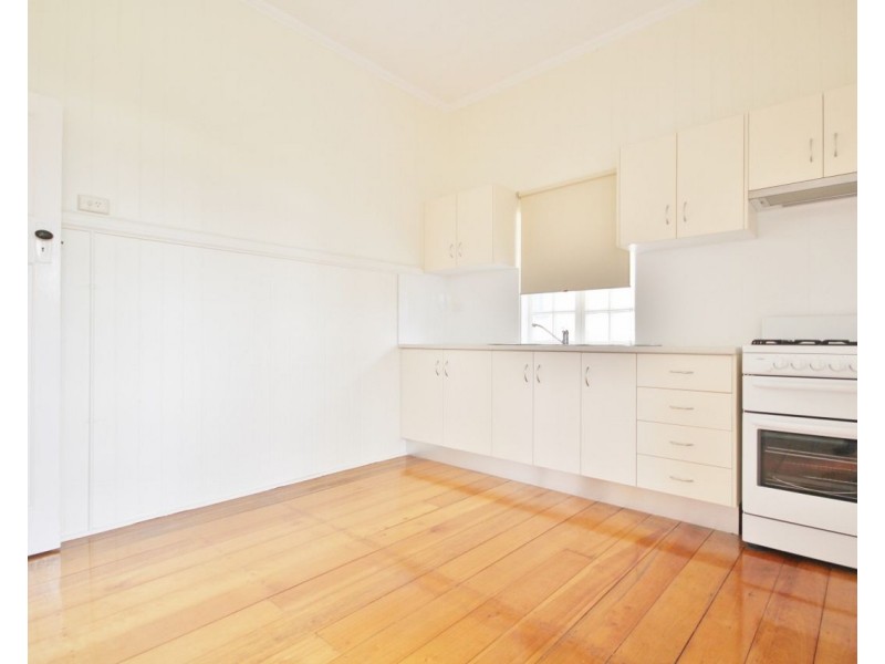 18 Chatsworth Road, Greenslopes QLD 4120