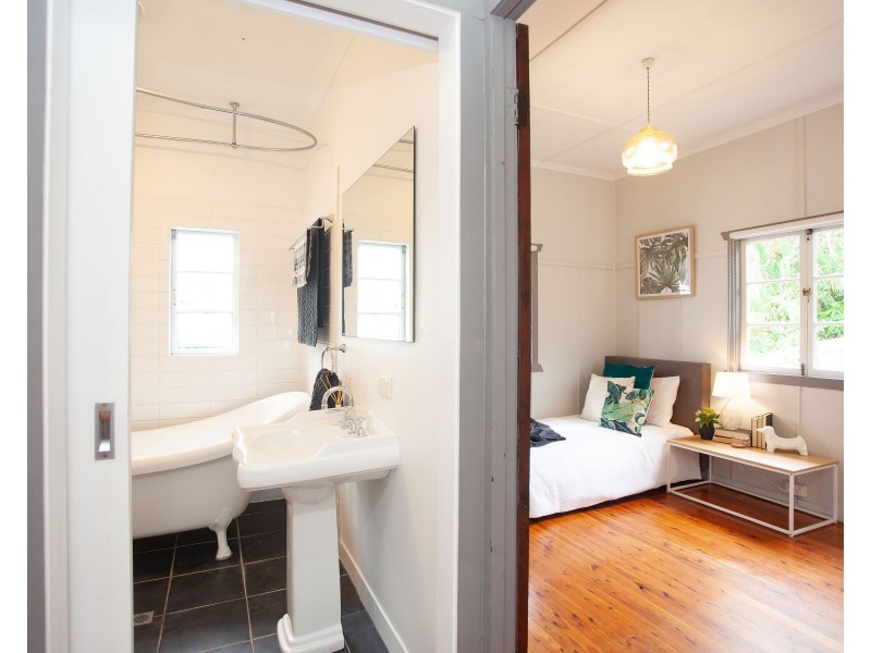 291 Nursery Road, Holland Park QLD 4121