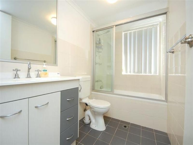 1/65 Donald Street, Camp Hill QLD 4152