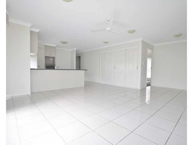 81 Cardena Drive, Augustine Heights QLD 4300