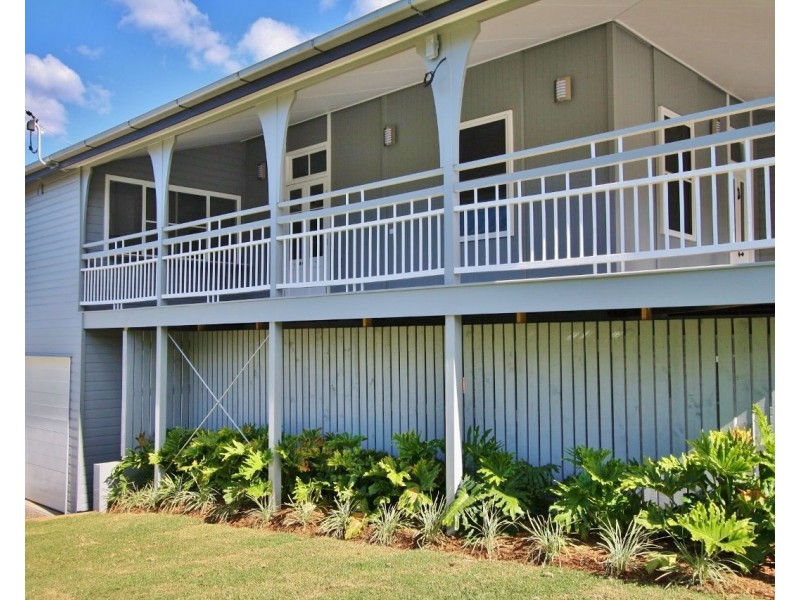 111 Victor Street, Holland Park QLD 4121