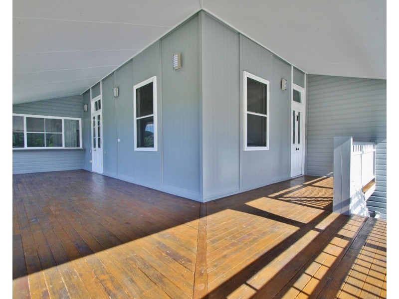 111 Victor Street, Holland Park QLD 4121