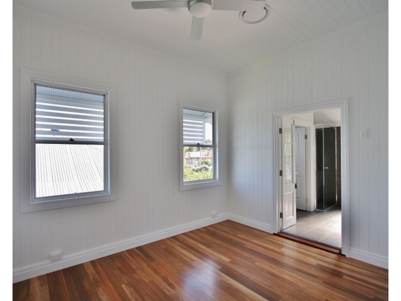 111 Victor Street, Holland Park QLD 4121