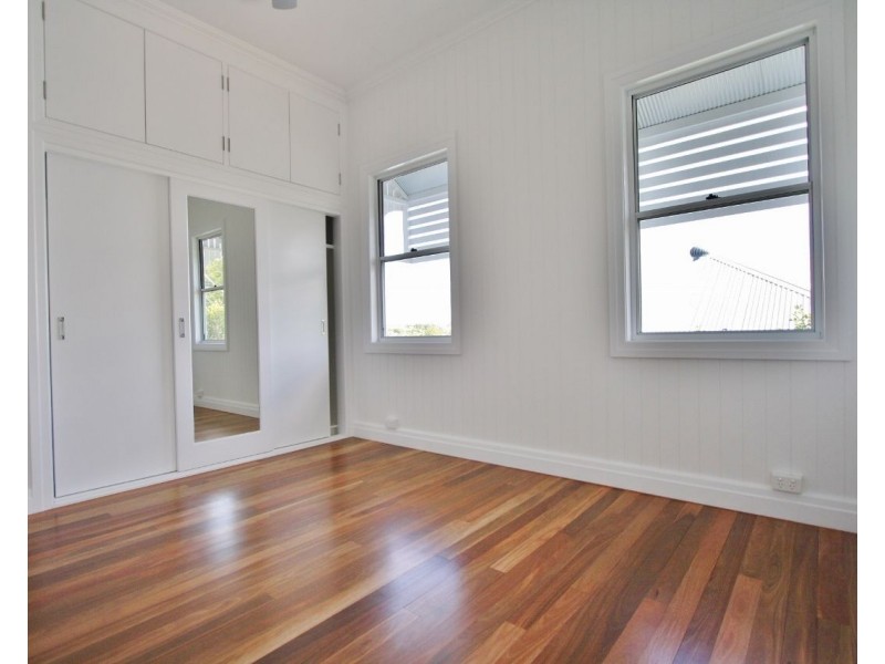 111 Victor Street, Holland Park QLD 4121