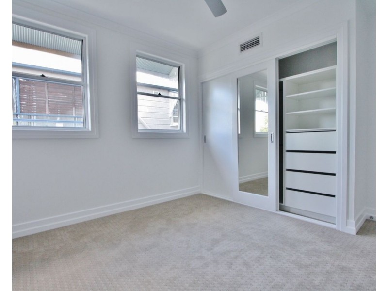 111 Victor Street, Holland Park QLD 4121