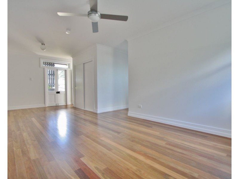 111 Victor Street, Holland Park QLD 4121