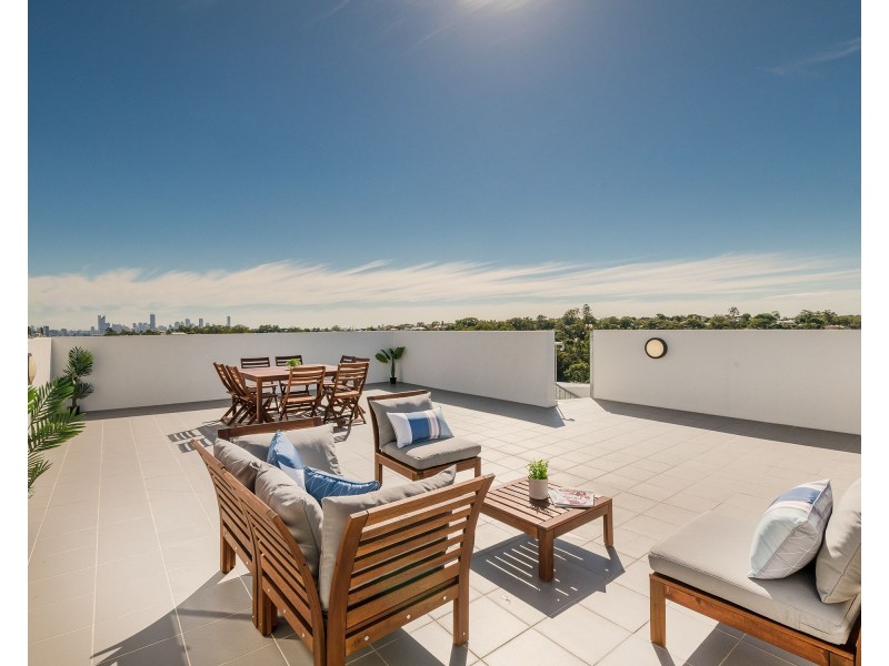 25/902 Logan Road, Holland Park West QLD 4121