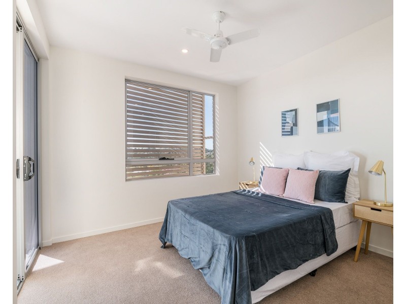 25/902 Logan Road, Holland Park West QLD 4121