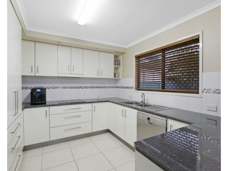 15 Chelsea Crescent, Alexandra Hills QLD 4161