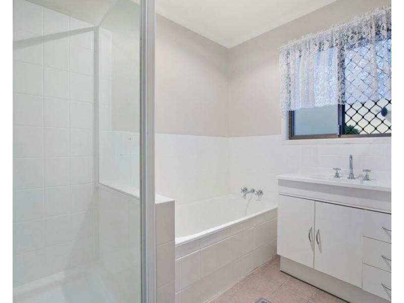 15 Chelsea Crescent, Alexandra Hills QLD 4161