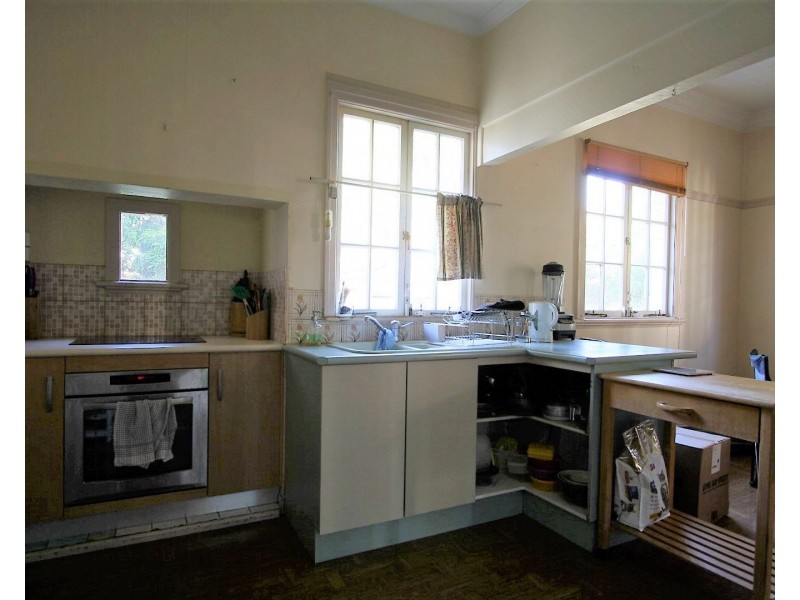 34 Crump Street, Holland Park West QLD 4121