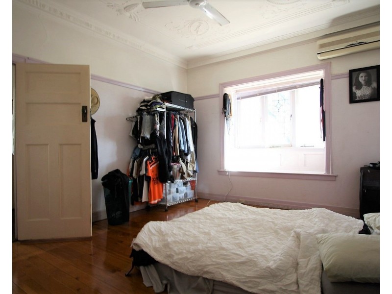 34 Crump Street, Holland Park West QLD 4121