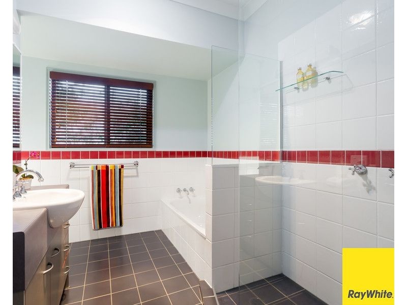 124 Central Avenue, Sherwood QLD 4075