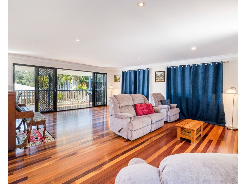 11 Driver Street, Holland Park West QLD 4121