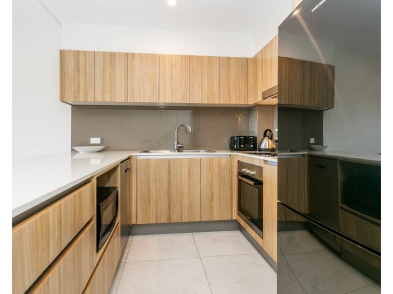 33/908 Logan Road, Holland Park QLD 4121