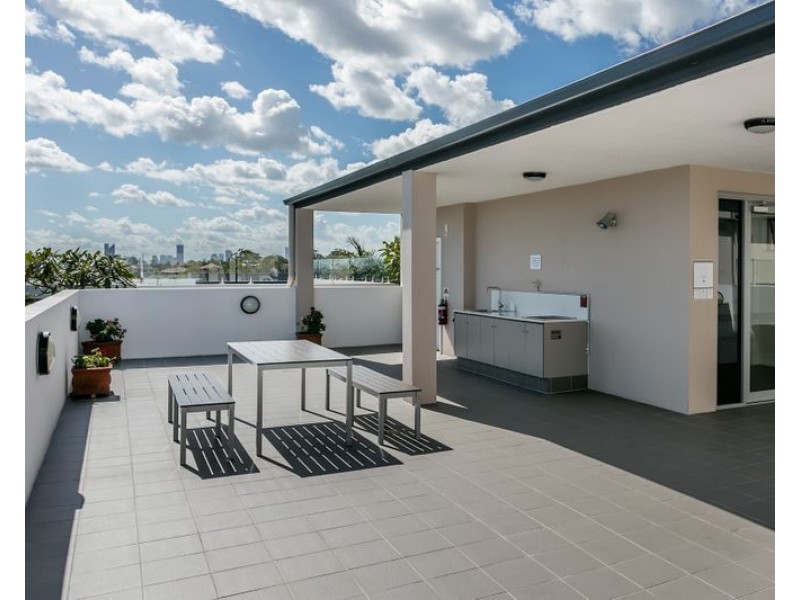 33/908 Logan Road, Holland Park QLD 4121