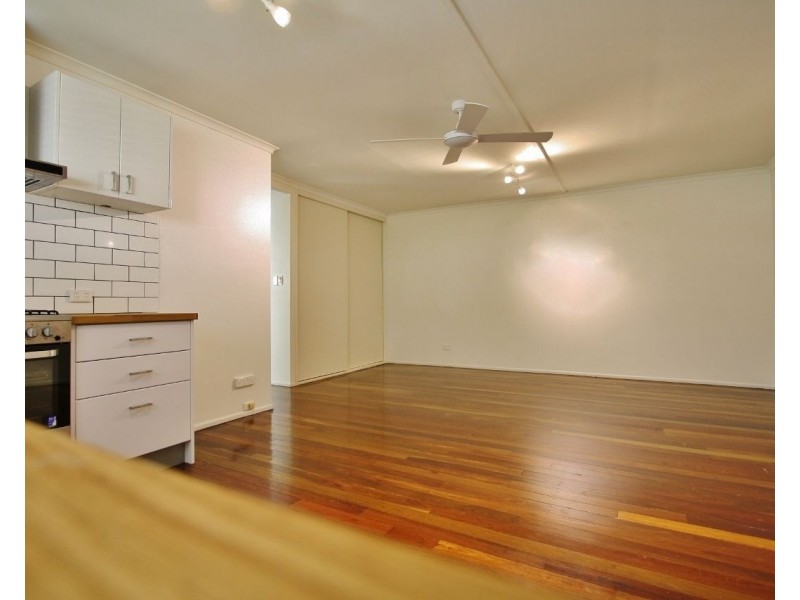 4/3 Honeysuckle Street, Mansfield QLD 4122