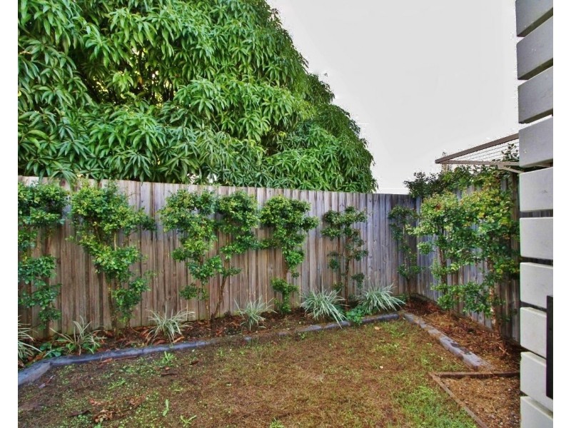 4/3 Honeysuckle Street, Mansfield QLD 4122