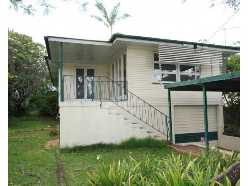 9 Silverstone Street, Holland Park West QLD 4121