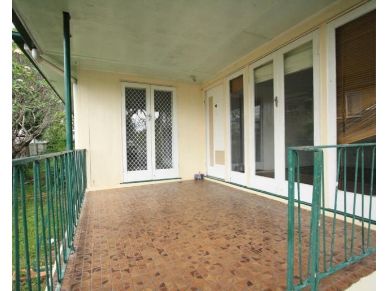 9 Silverstone Street, Holland Park West QLD 4121