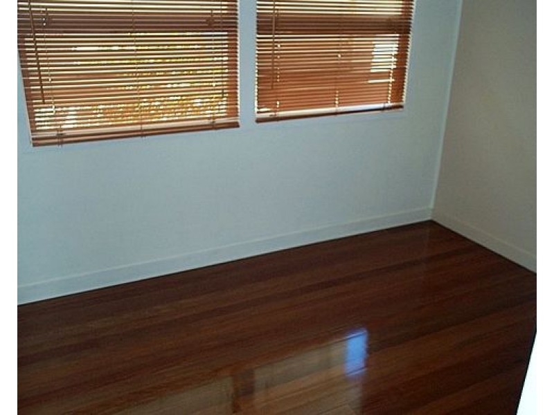 9 Silverstone Street, Holland Park West QLD 4121