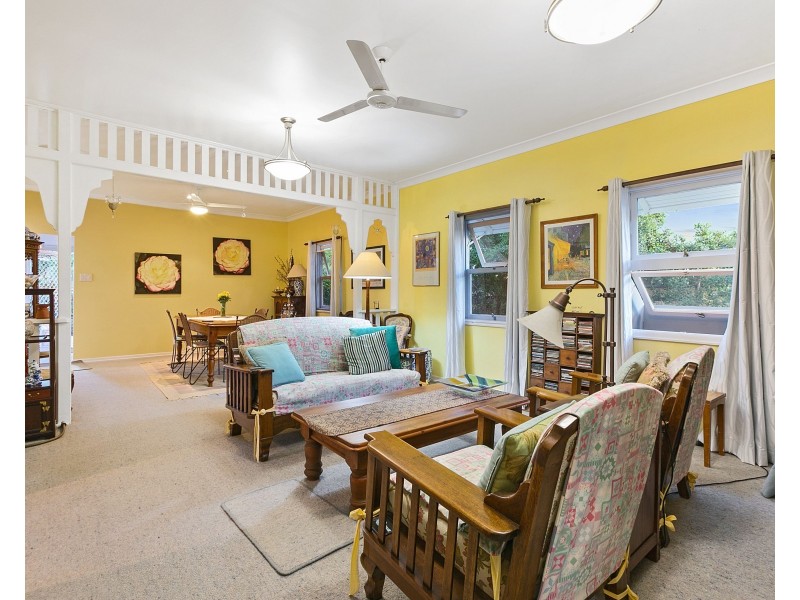 24 Brodie Street, Holland Park West QLD 4121