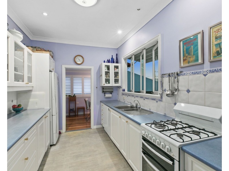 24 Brodie Street, Holland Park West QLD 4121