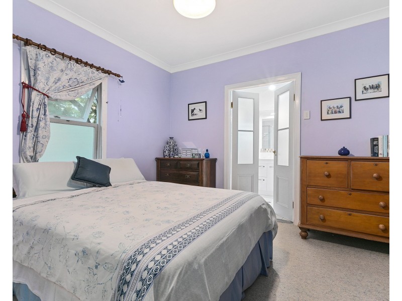 24 Brodie Street, Holland Park West QLD 4121