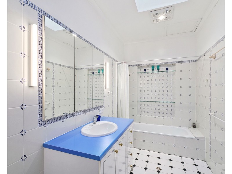 24 Brodie Street, Holland Park West QLD 4121