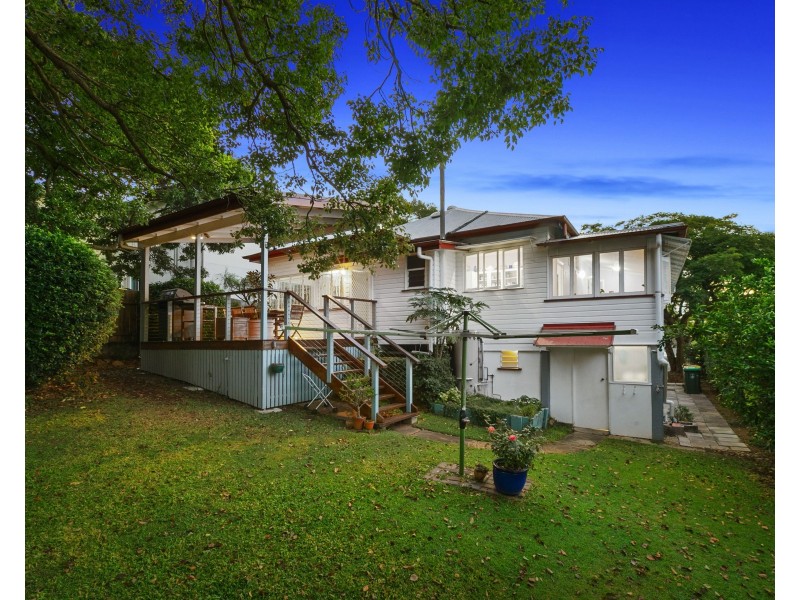 24 Brodie Street, Holland Park West QLD 4121