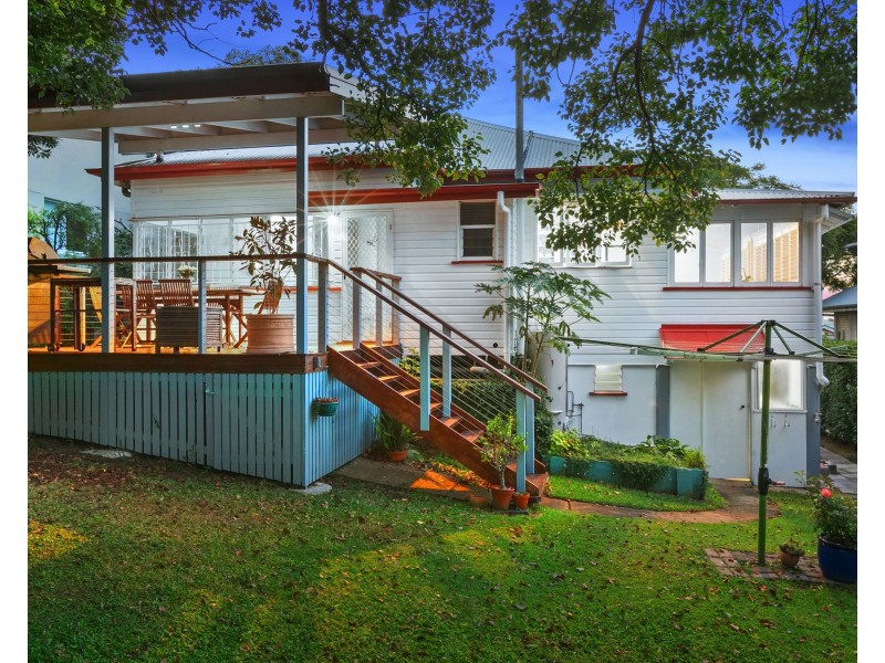 24 Brodie Street, Holland Park West QLD 4121
