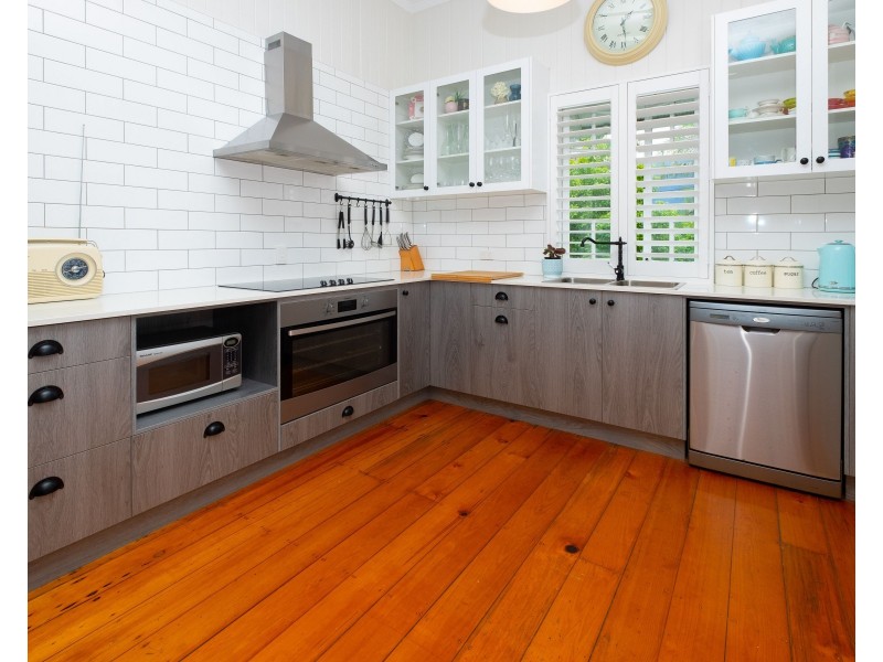 12 Richmond Road, Morningside QLD 4170