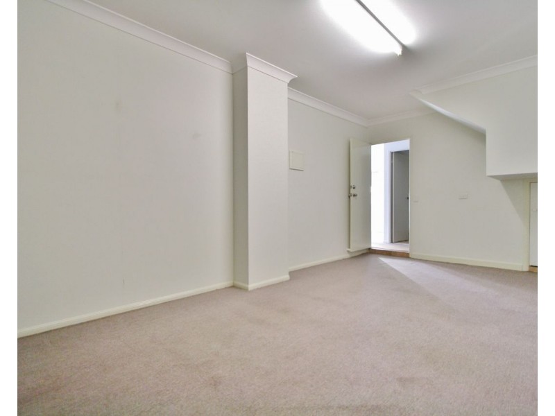 1/180 Seville Road, Holland Park QLD 4121