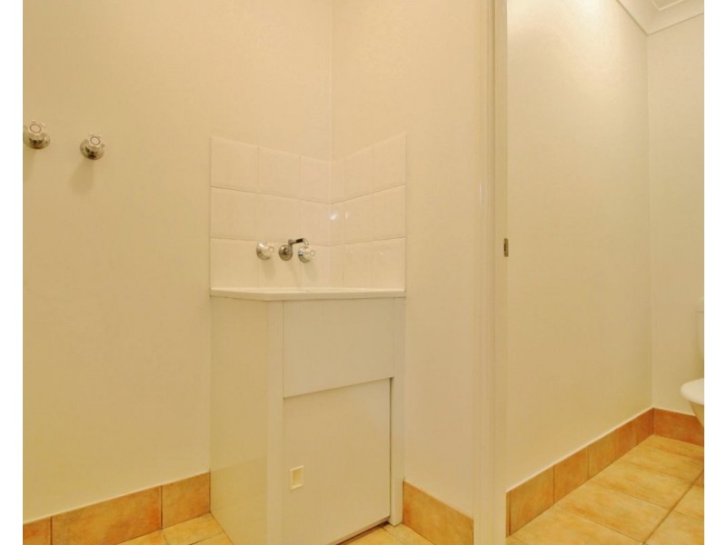 1/180 Seville Road, Holland Park QLD 4121