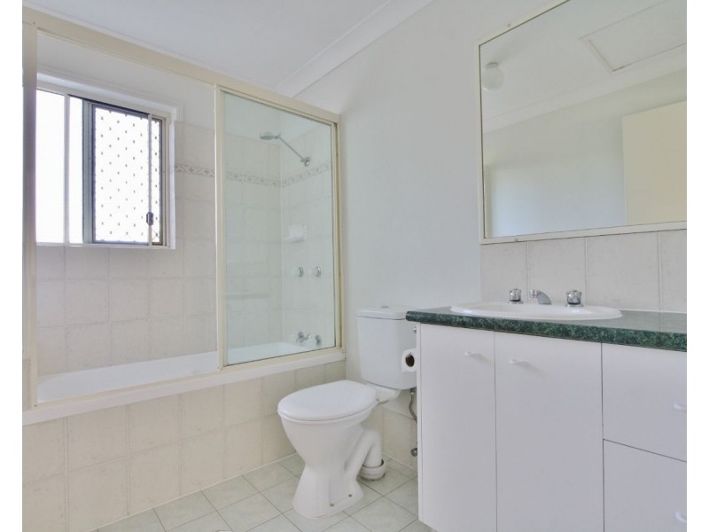 1/180 Seville Road, Holland Park QLD 4121