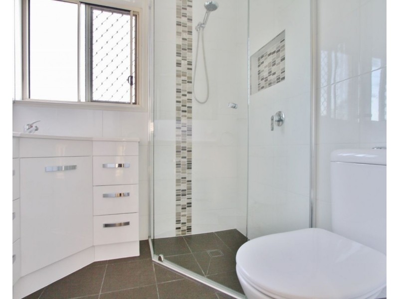 1/180 Seville Road, Holland Park QLD 4121