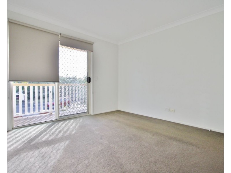 1/180 Seville Road, Holland Park QLD 4121