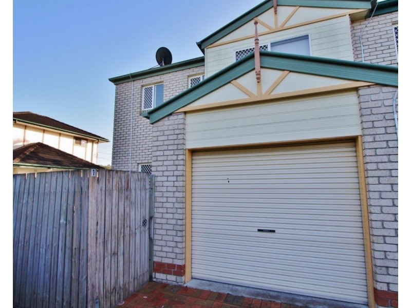 1/180 Seville Road, Holland Park QLD 4121