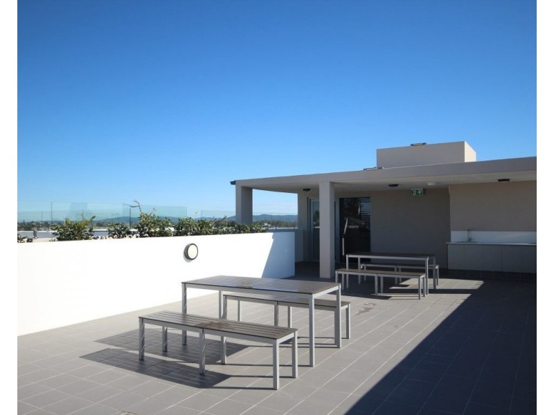 4/908 Logan Road, Holland Park West QLD 4121