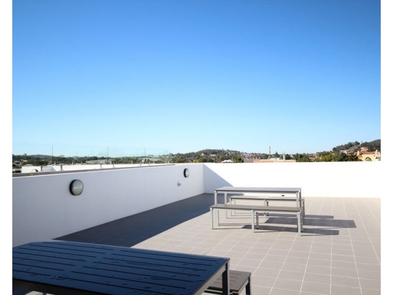 4/908 Logan Road, Holland Park West QLD 4121