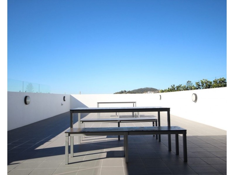 4/908 Logan Road, Holland Park West QLD 4121