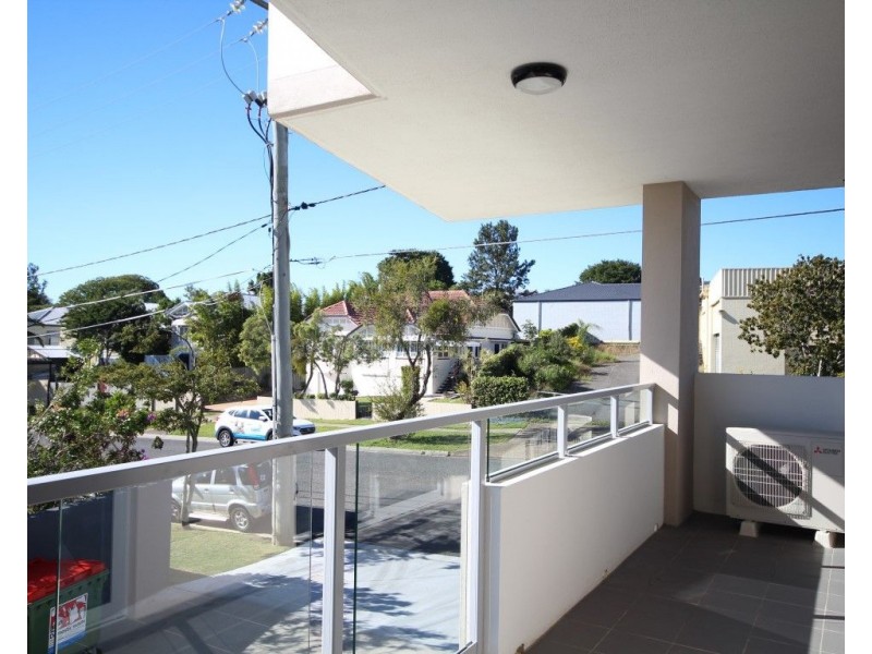 4/908 Logan Road, Holland Park West QLD 4121