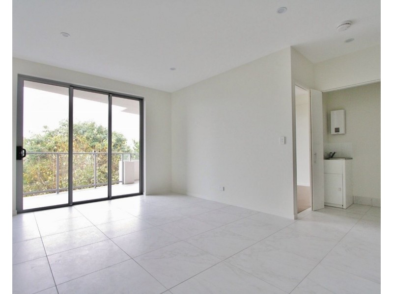 4/908 Logan Road, Holland Park West QLD 4121