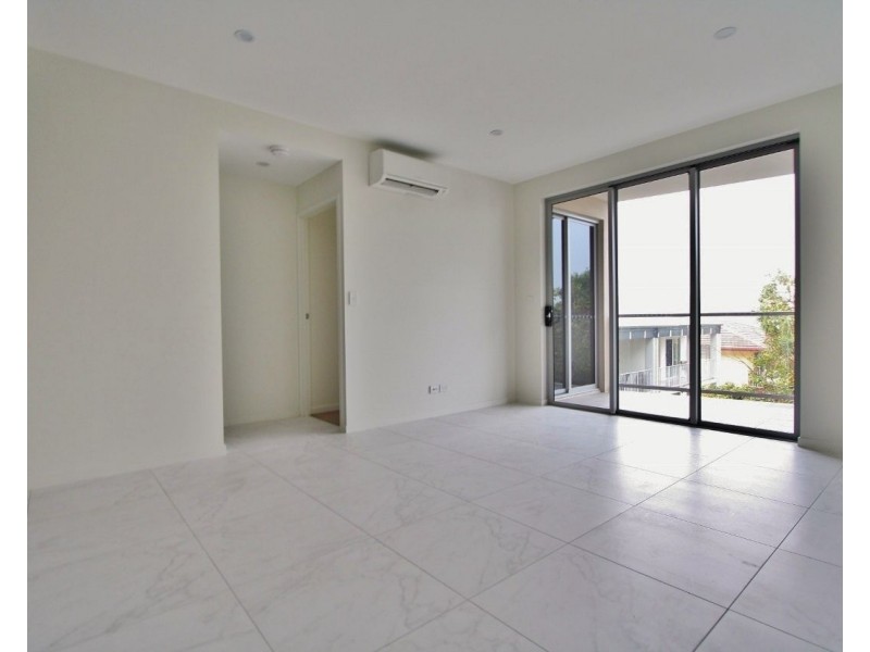 4/908 Logan Road, Holland Park West QLD 4121