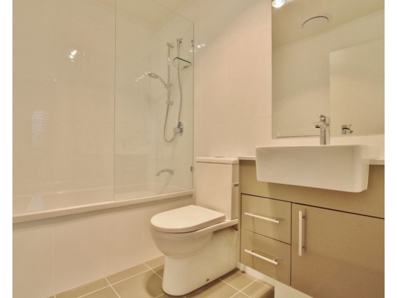 4/908 Logan Road, Holland Park West QLD 4121