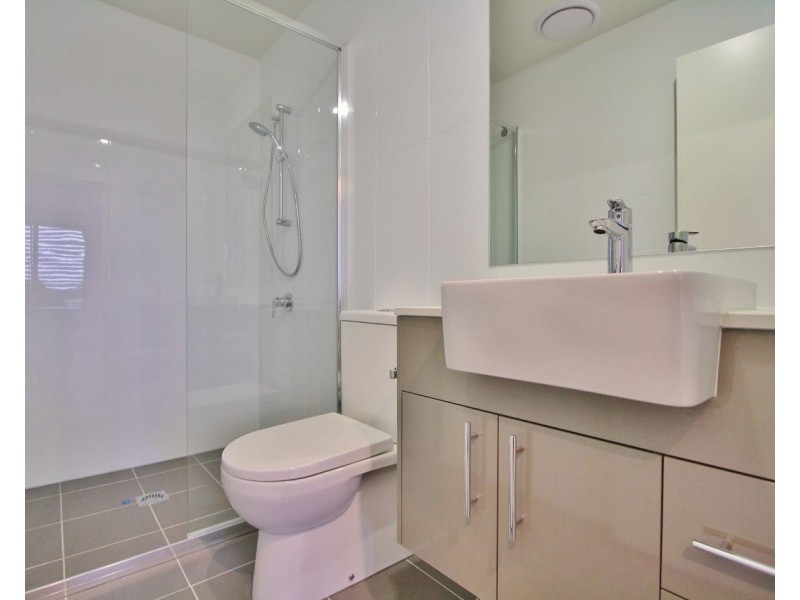 4/908 Logan Road, Holland Park West QLD 4121