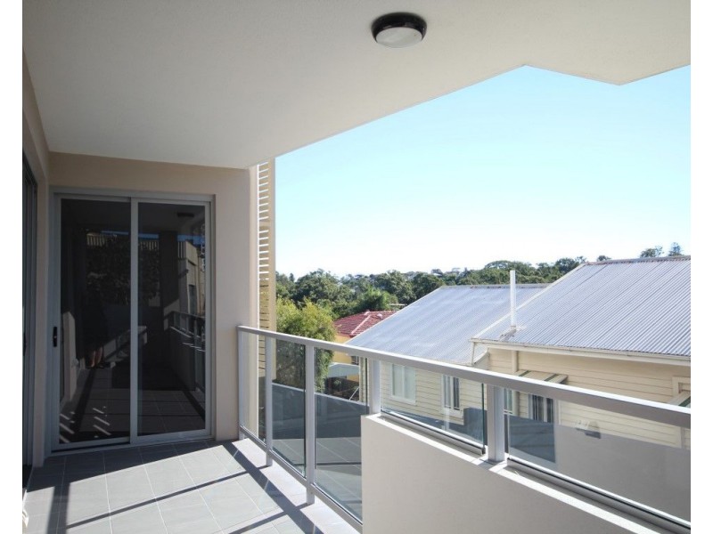 4/908 Logan Road, Holland Park West QLD 4121