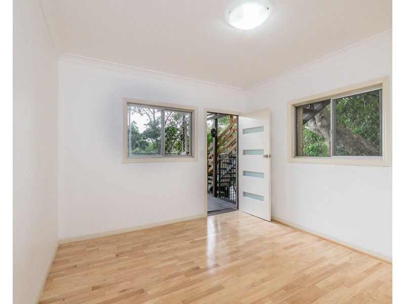 15 Cluden Street, Holland Park West QLD 4121