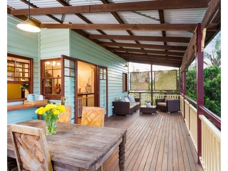 92 Graceville Avenue, Graceville QLD 4075