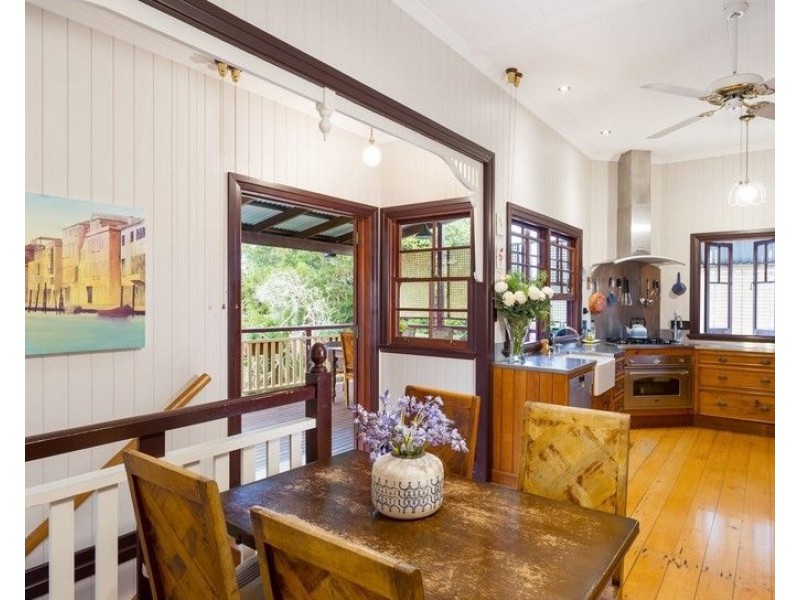 92 Graceville Avenue, Graceville QLD 4075